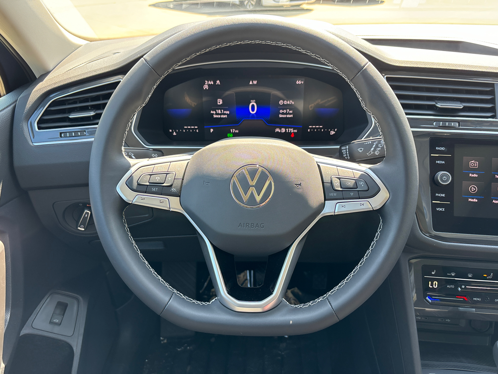 2024 Volkswagen Tiguan SE 15
