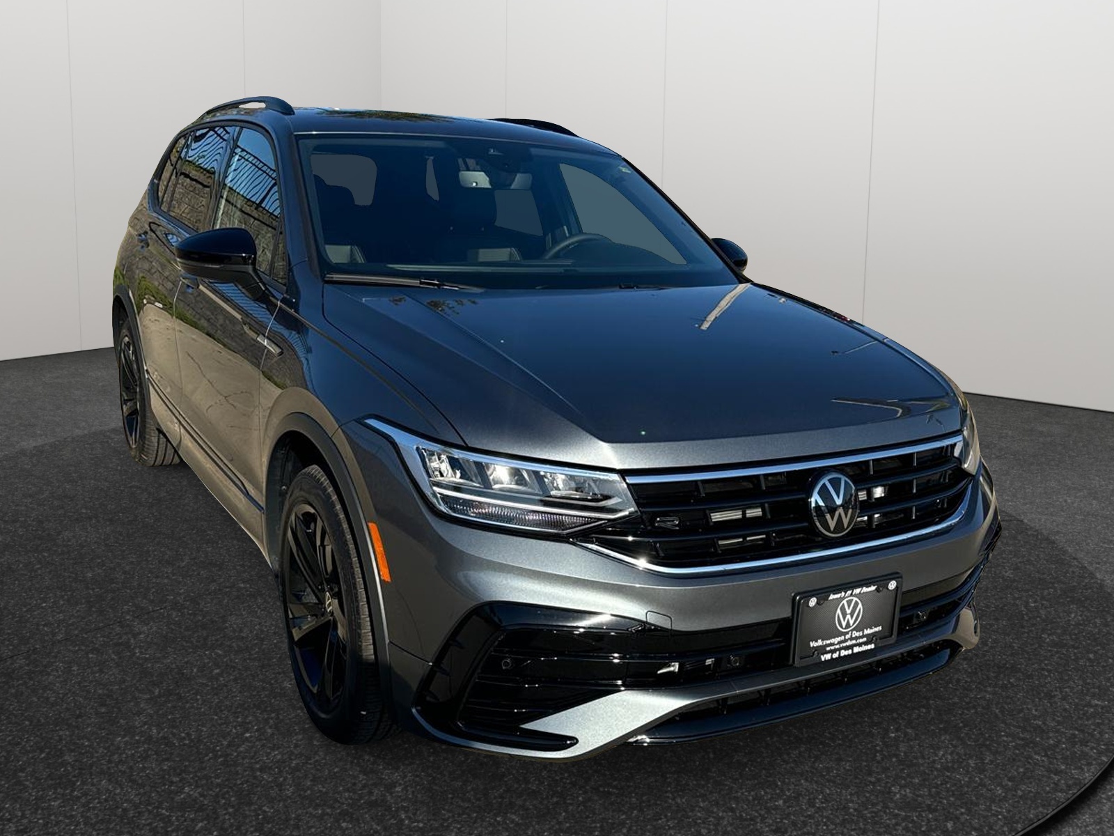 2024 Volkswagen Tiguan SE R-Line Black 1