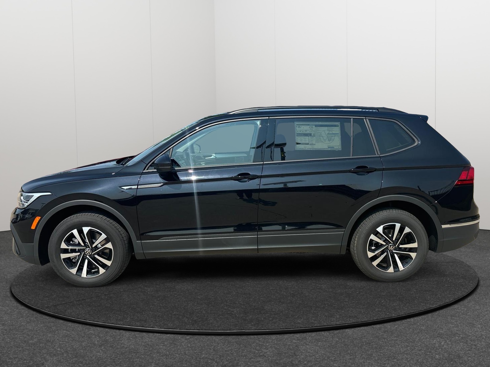 2024 Volkswagen Tiguan S 3