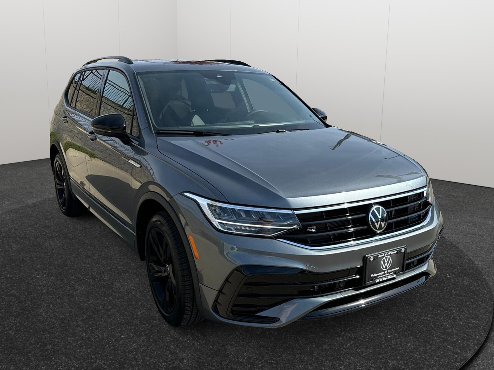 2024 Volkswagen Tiguan SE R-Line Black 1