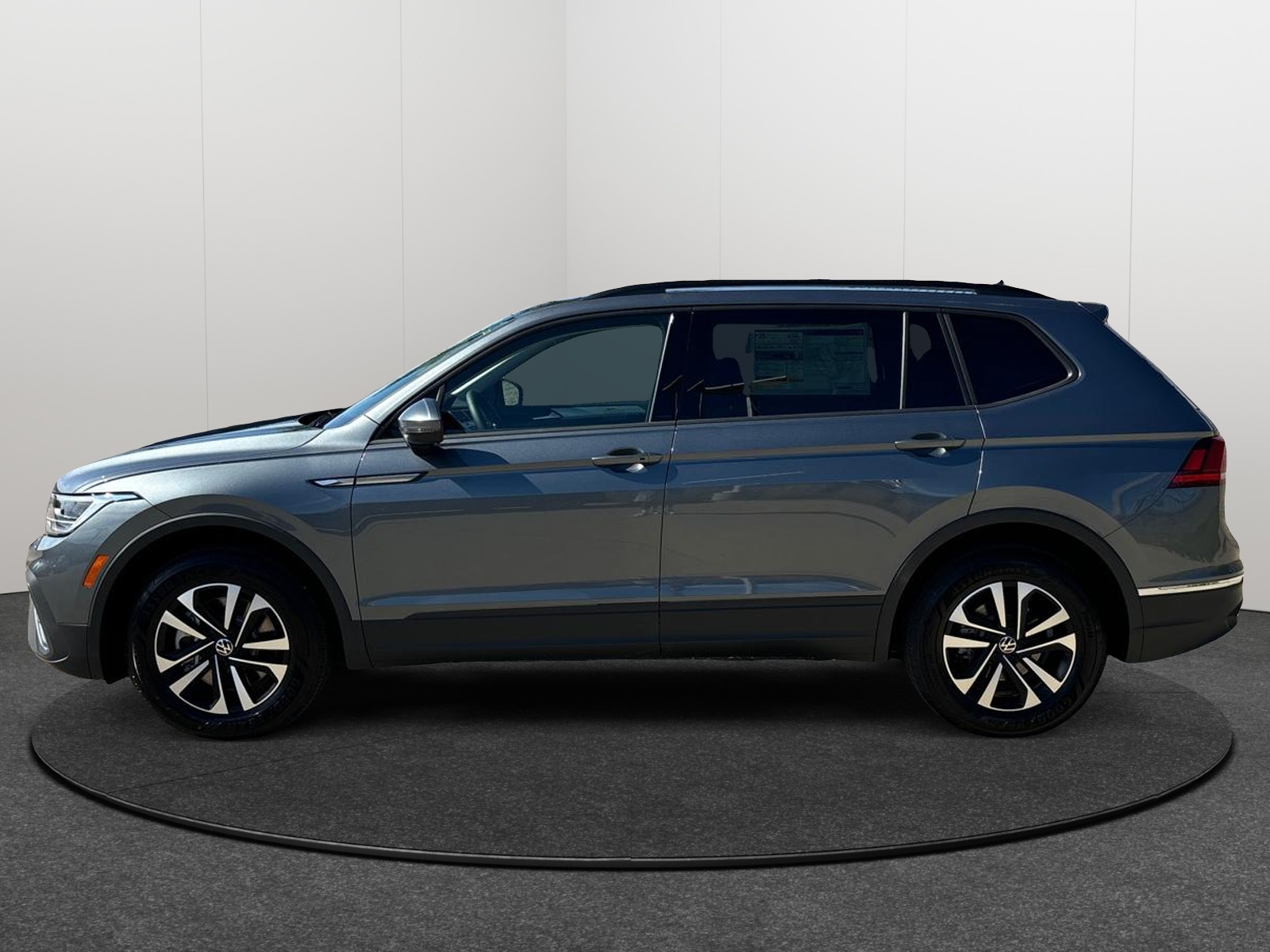 2024 Volkswagen Tiguan S 3