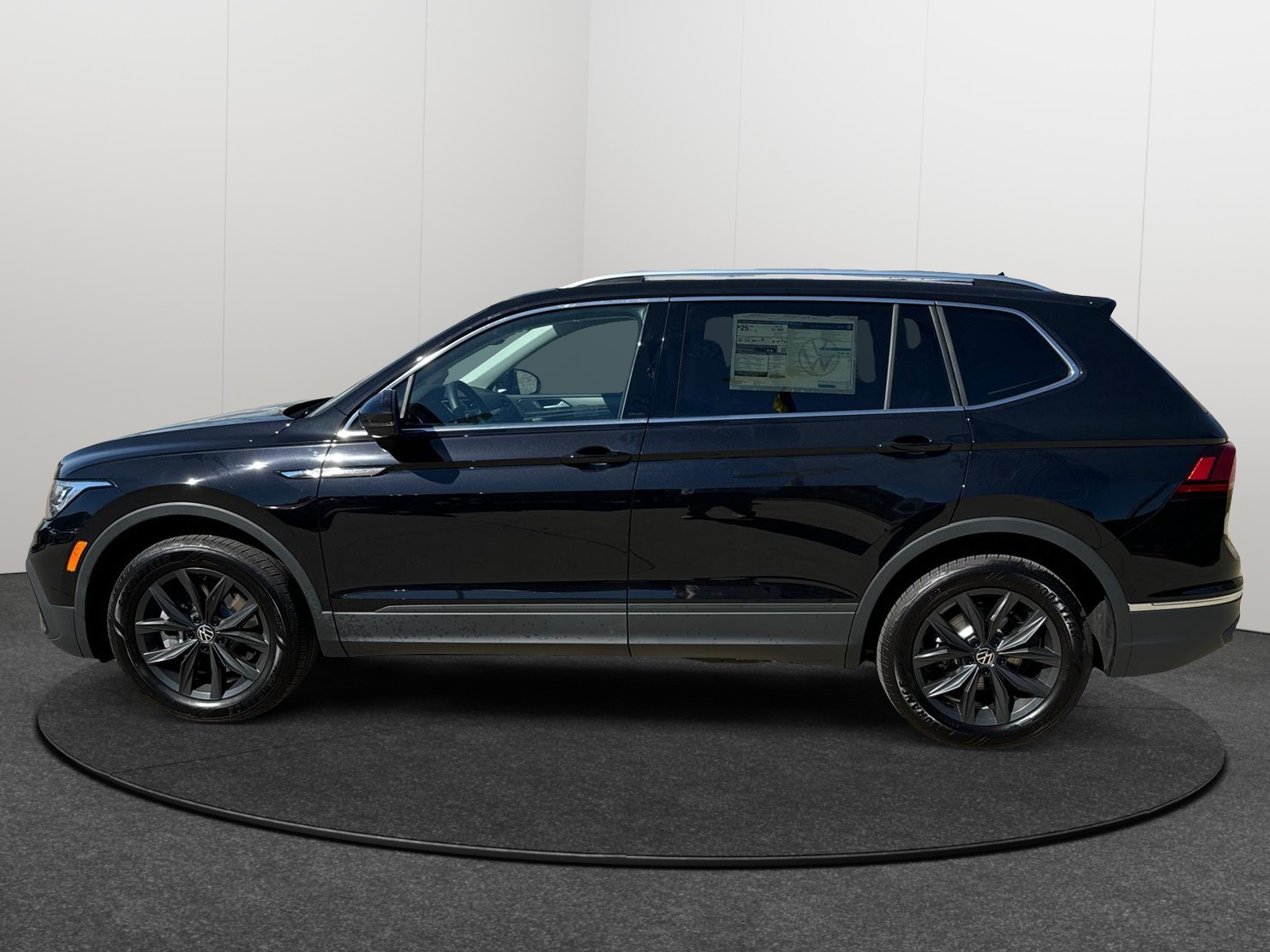 2024 Volkswagen Tiguan SE 3