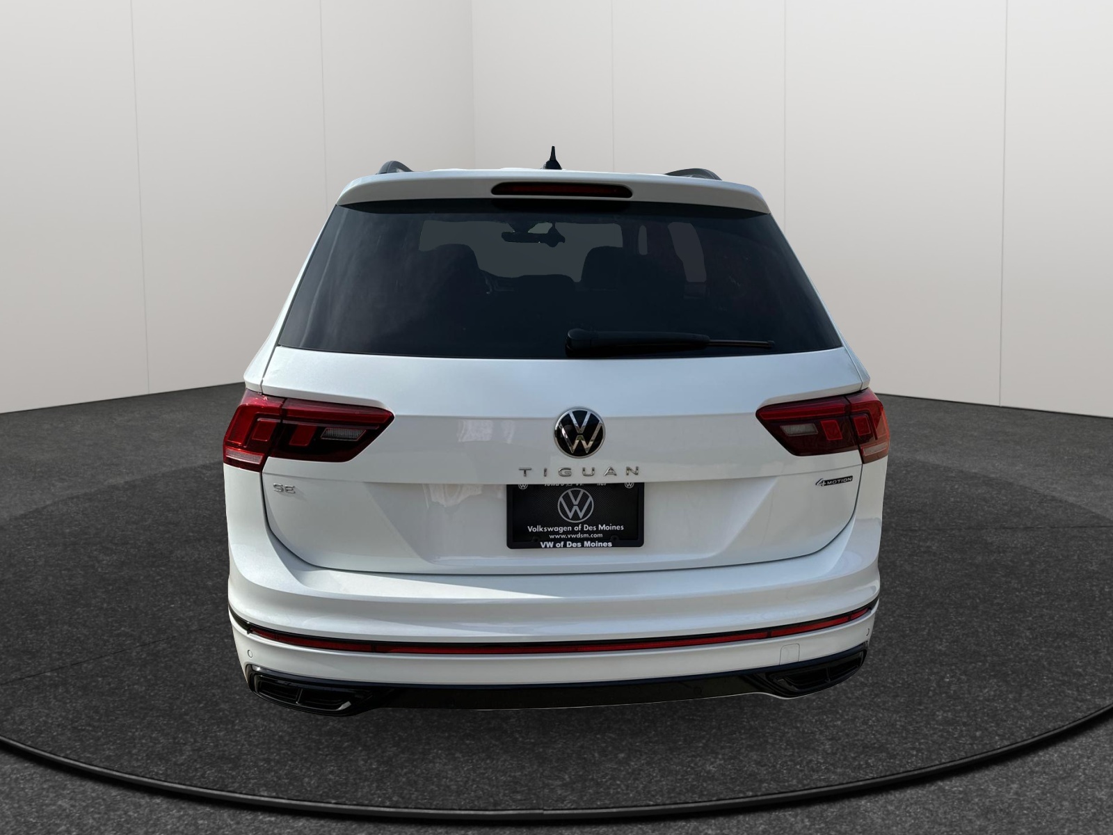 2024 Volkswagen Tiguan SE R-Line Black 5