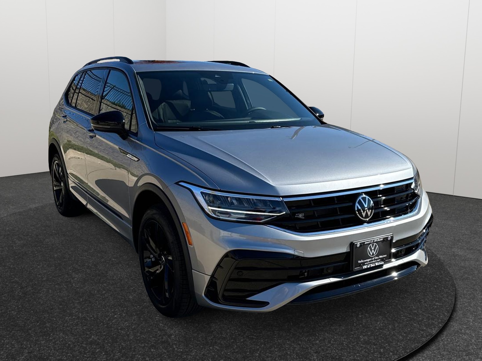 2024 Volkswagen Tiguan SE R-Line Black 1