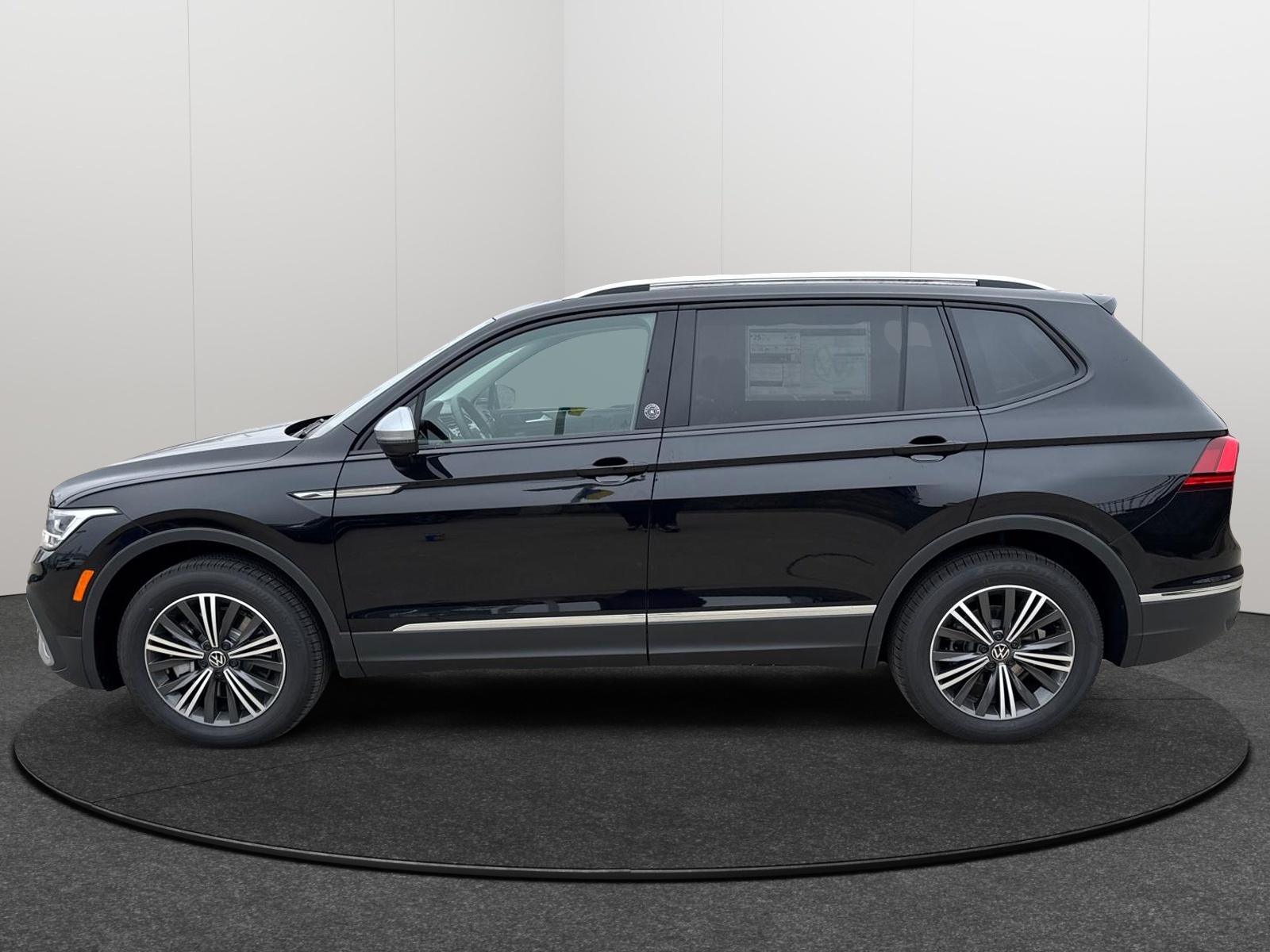 2024 Volkswagen Tiguan Wolfsburg Edition 3