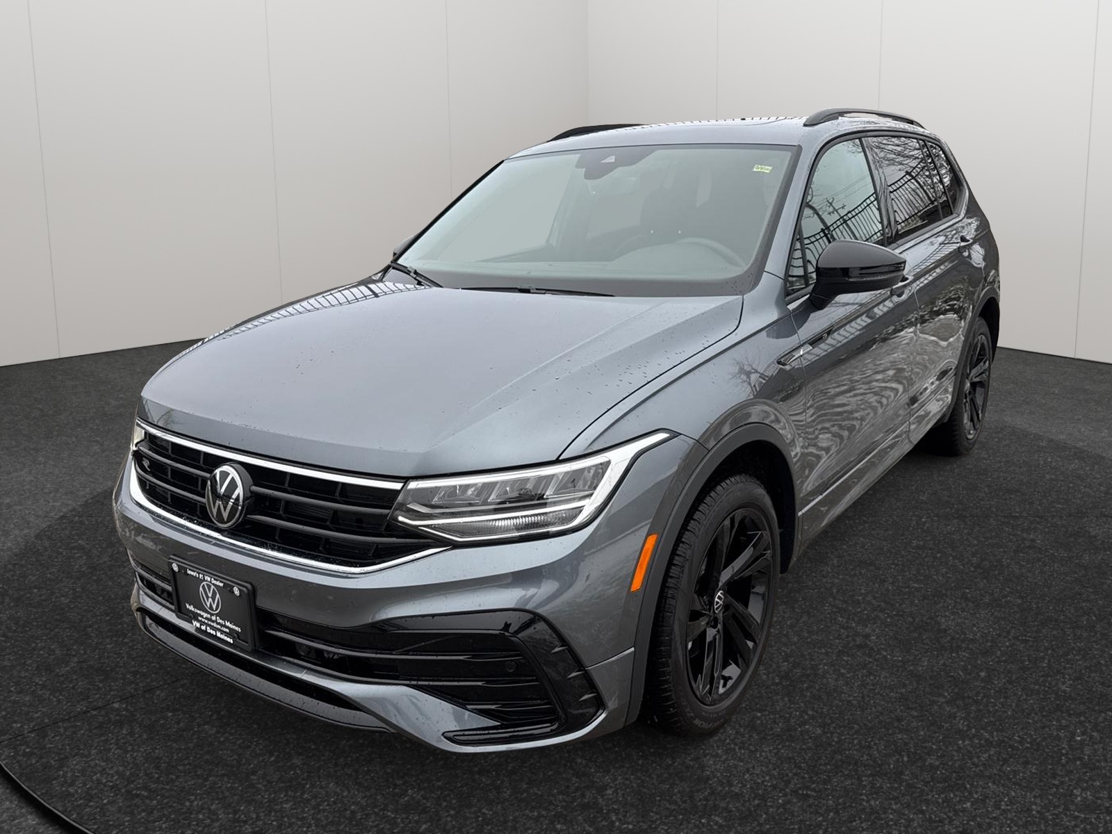 2024 Volkswagen Tiguan SE R-Line Black 1