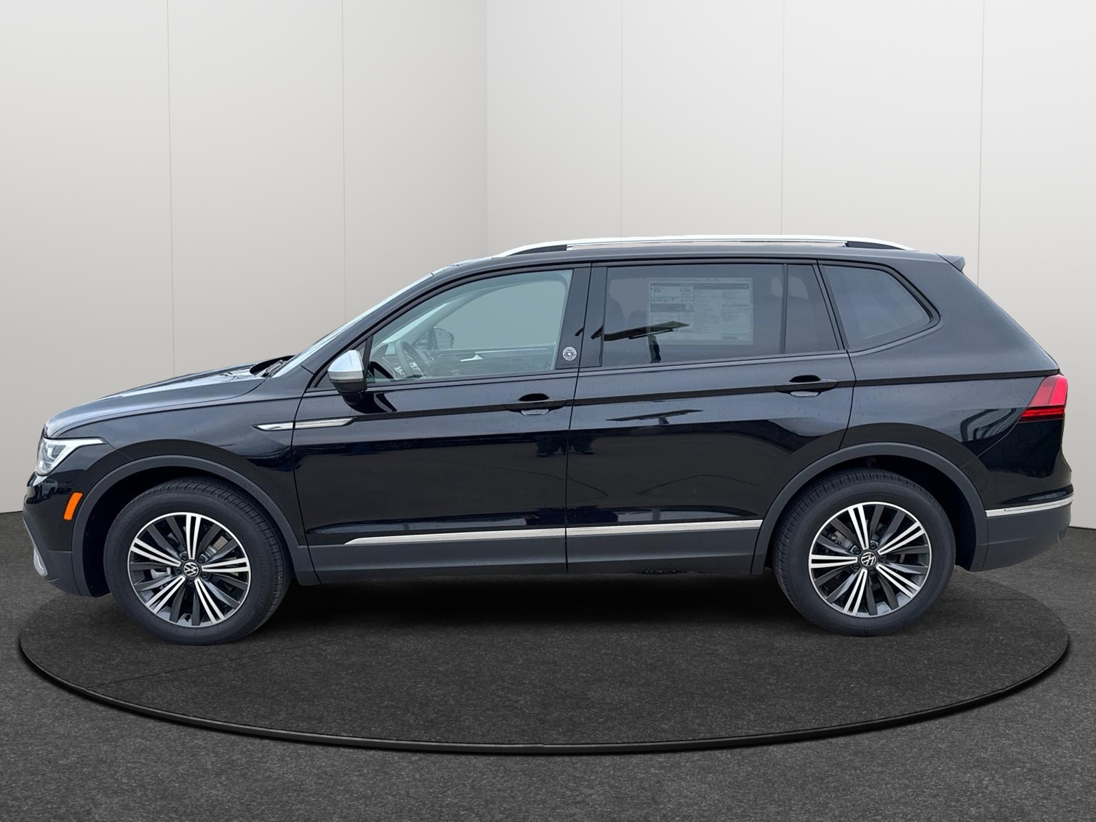 2024 Volkswagen Tiguan Wolfsburg Edition 3