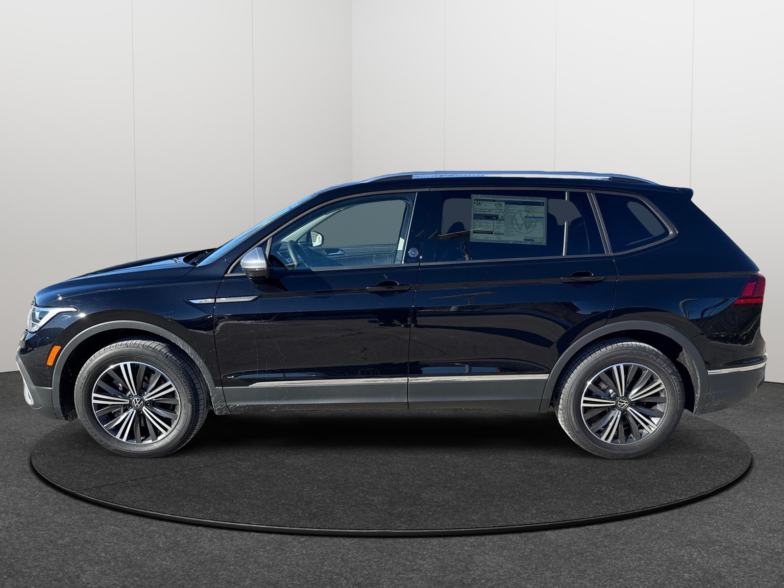 2024 Volkswagen Tiguan Wolfsburg Edition 3