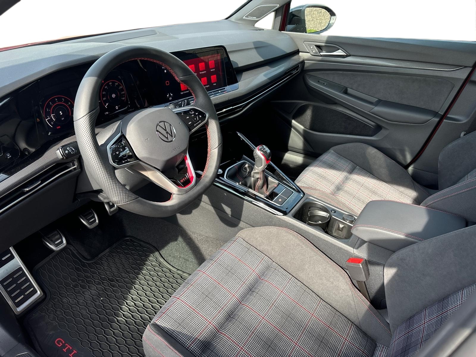 2024 Volkswagen Golf GTI 380 SE 2