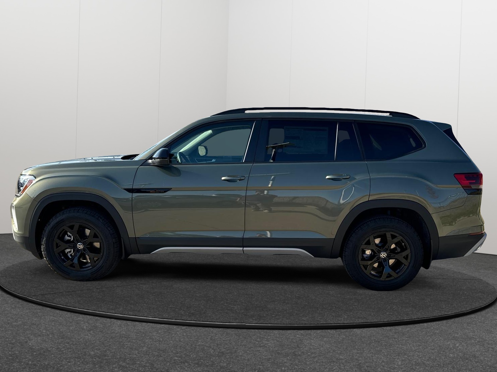 2025 Volkswagen Atlas 2.0T Peak Edition 3