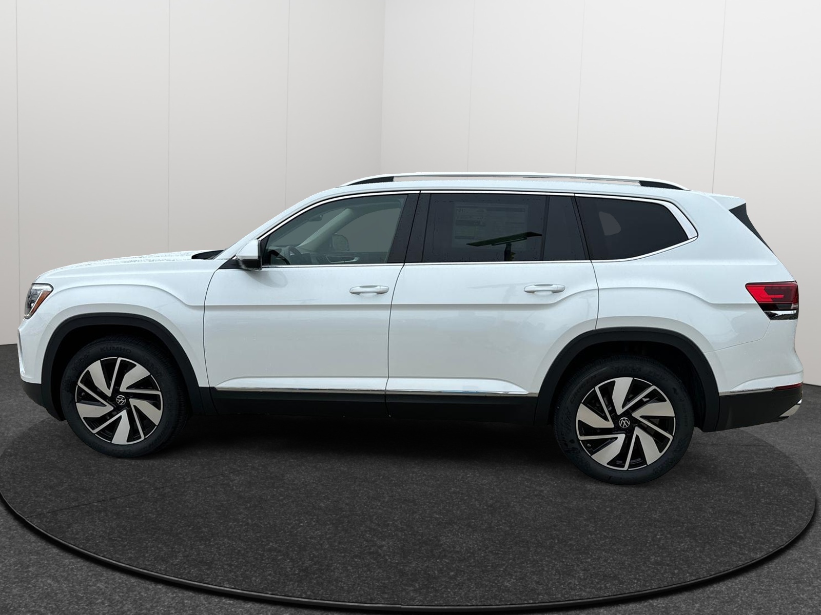 2025 Volkswagen Atlas 2.0T SEL 3