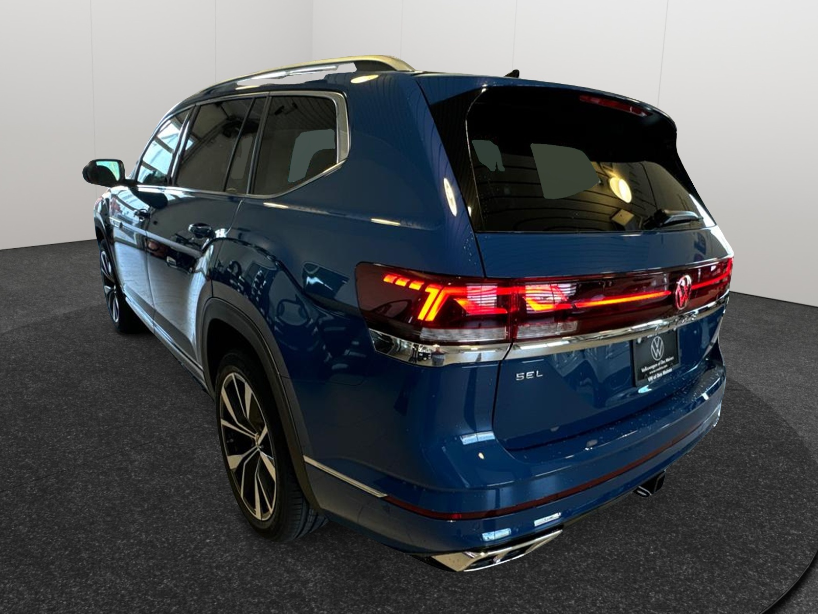 2025 Volkswagen Atlas 2.0T SEL Premium R-Line 3