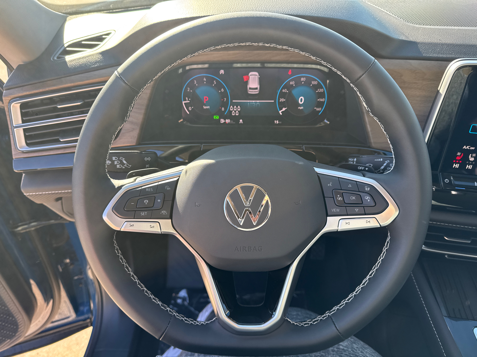 2025 Volkswagen Atlas 2.0T SE w/Technology 16