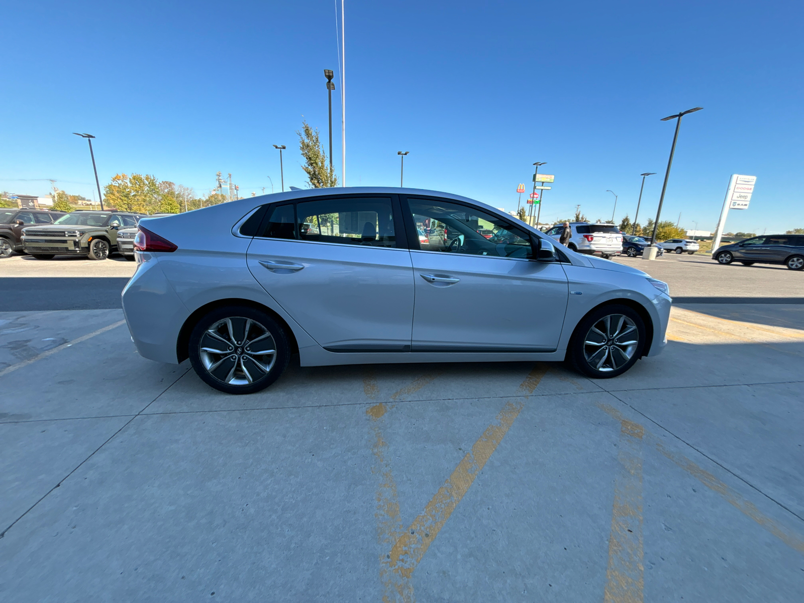 2019 Hyundai Ioniq Hybrid Limited 4