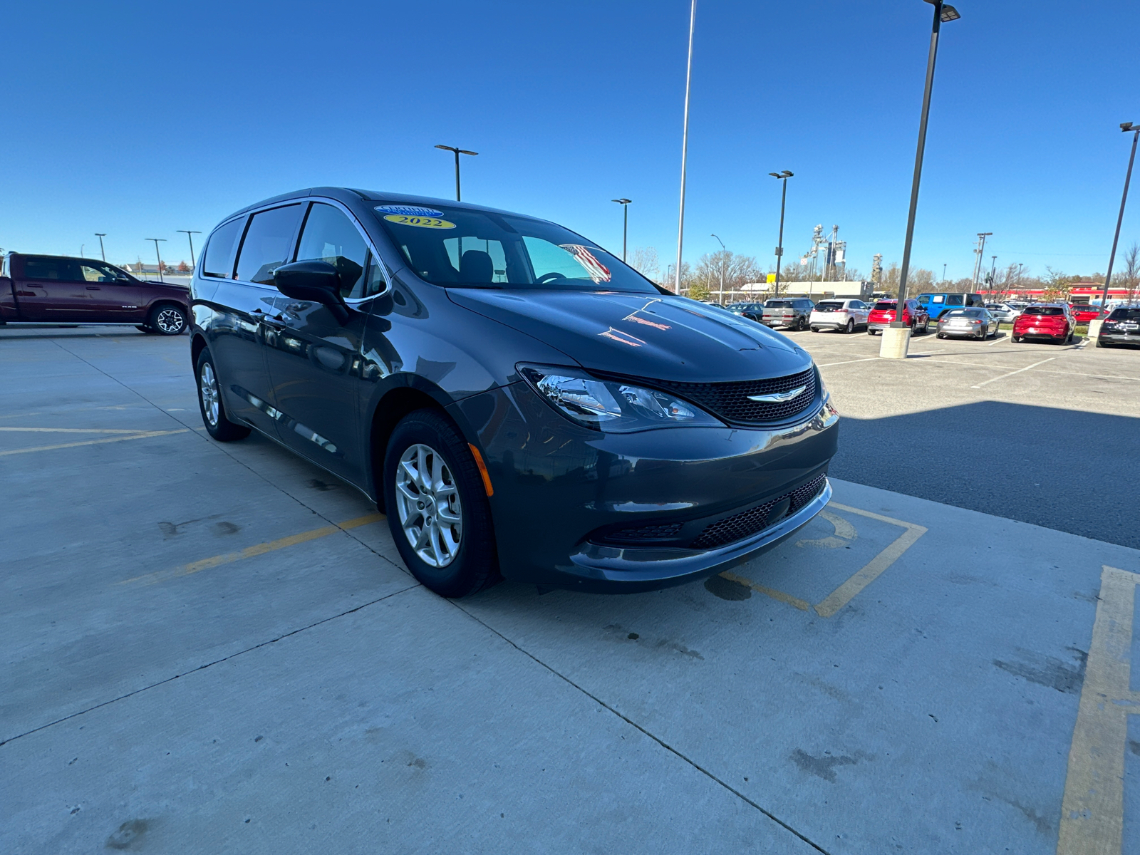 2022 Chrysler Voyager LX 5