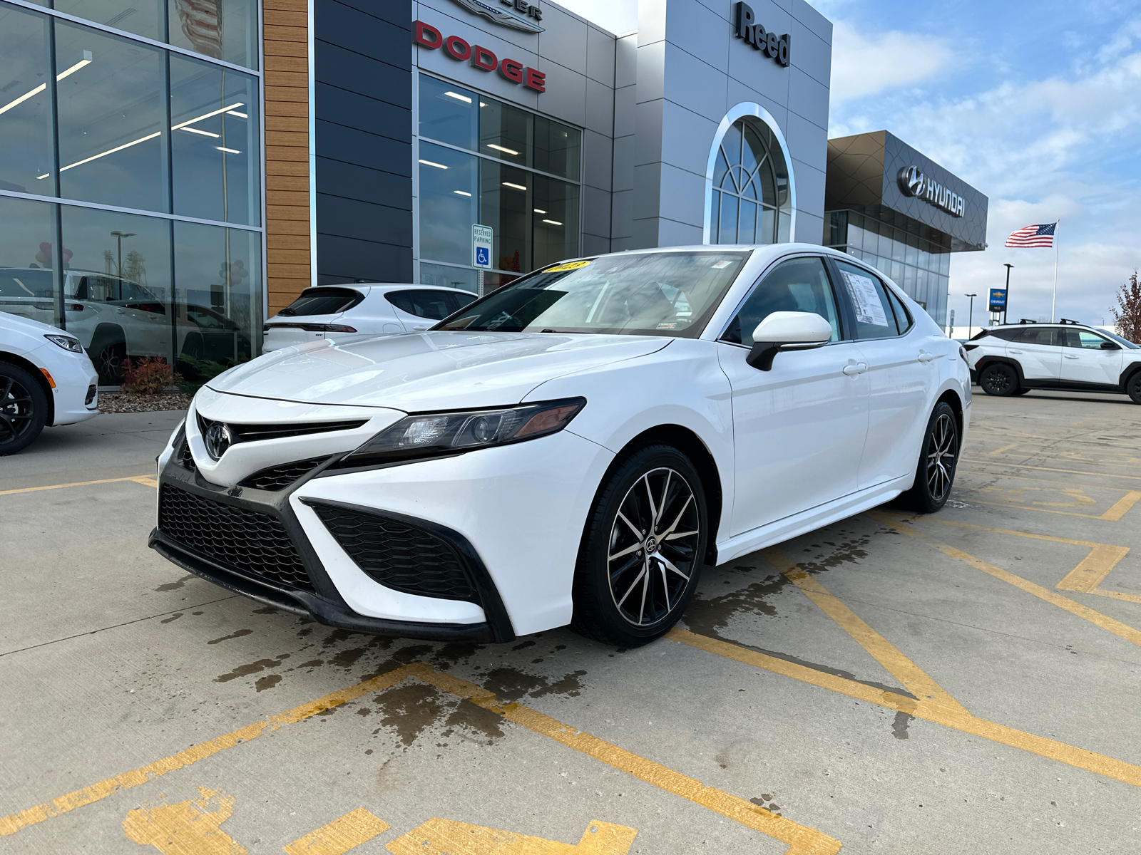 2023 Toyota Camry SE 1