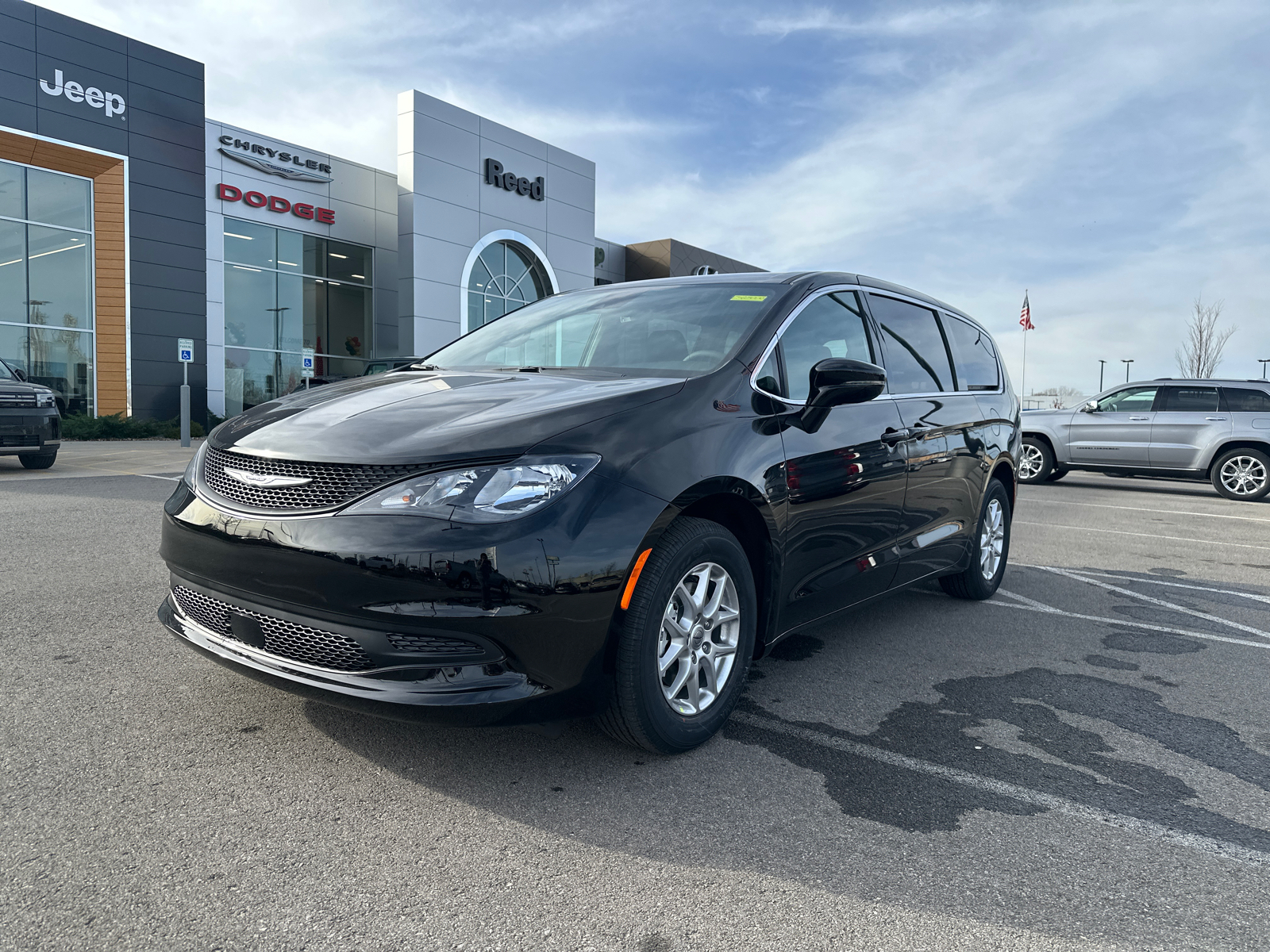 2025 Chrysler Voyager LX 1