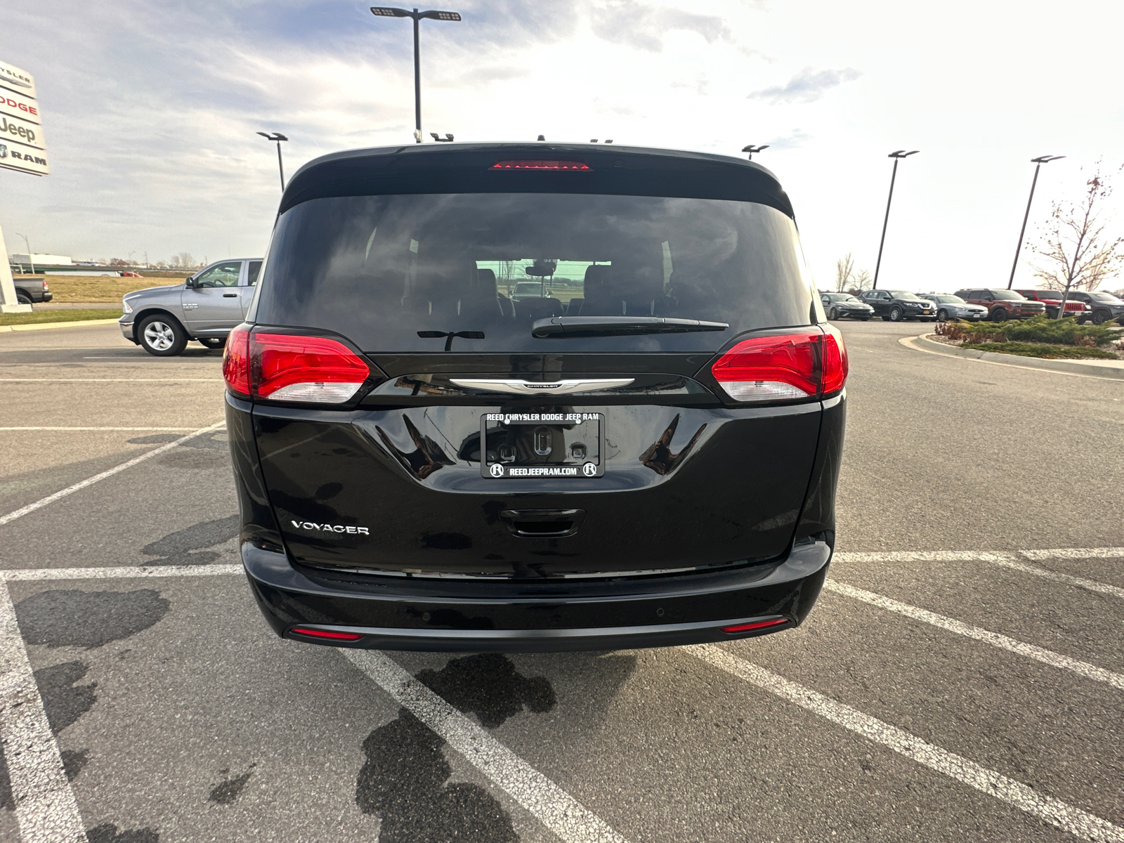 2025 Chrysler Voyager LX 3