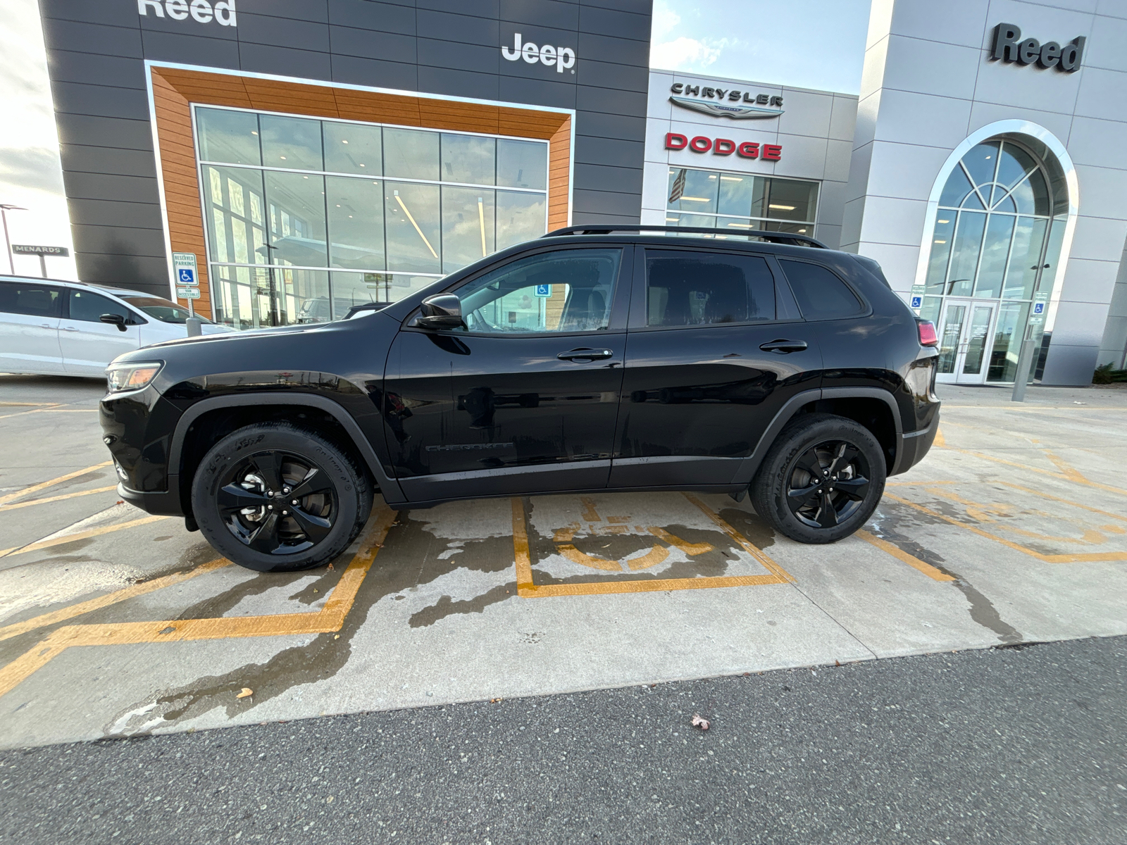 2023 Jeep Cherokee Altitude Lux 2