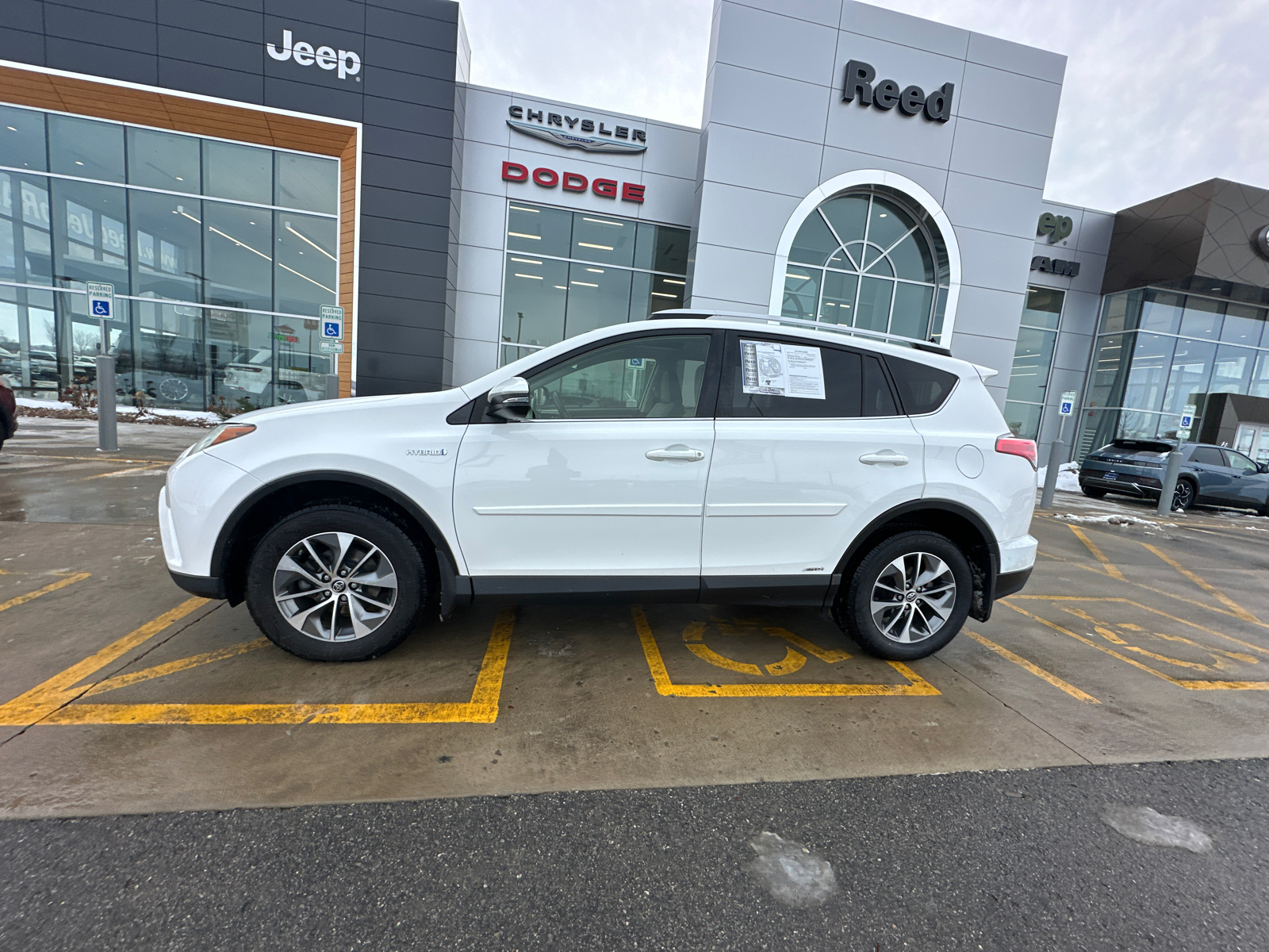 2016 Toyota RAV4 Hybrid XLE 2