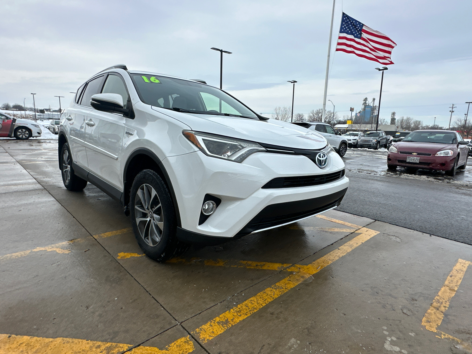 2016 Toyota RAV4 Hybrid XLE 5