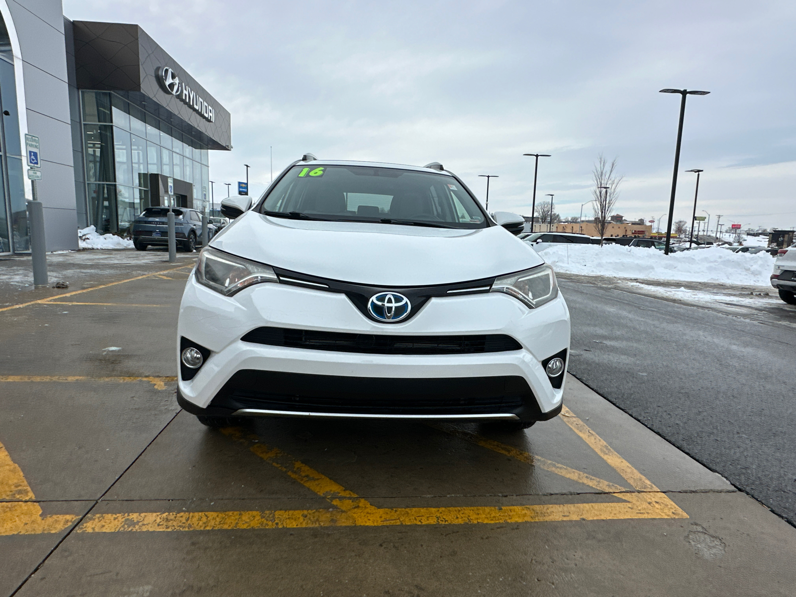 2016 Toyota RAV4 Hybrid XLE 6