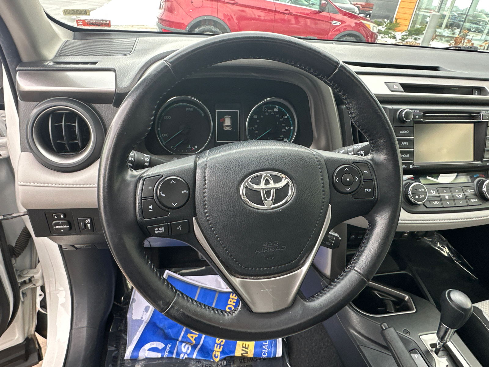 2016 Toyota RAV4 Hybrid XLE 13