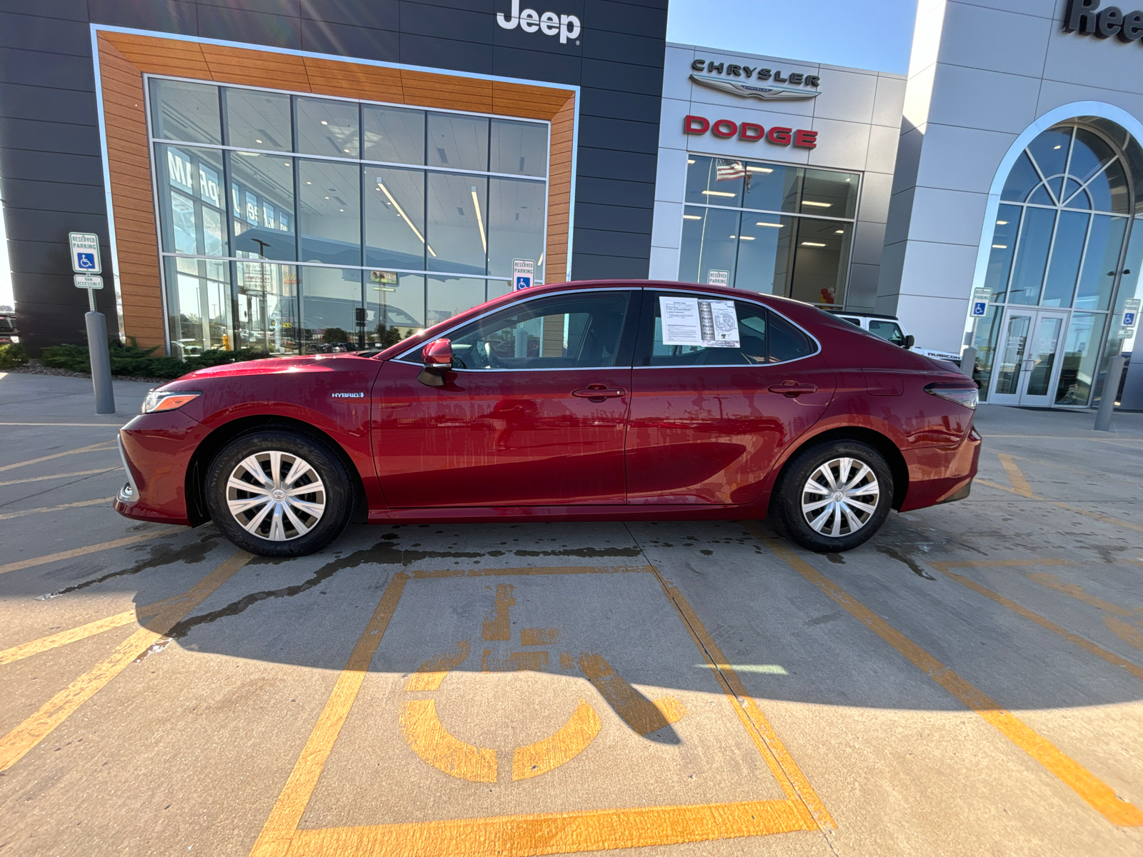 2021 Toyota Camry Hybrid LE 2