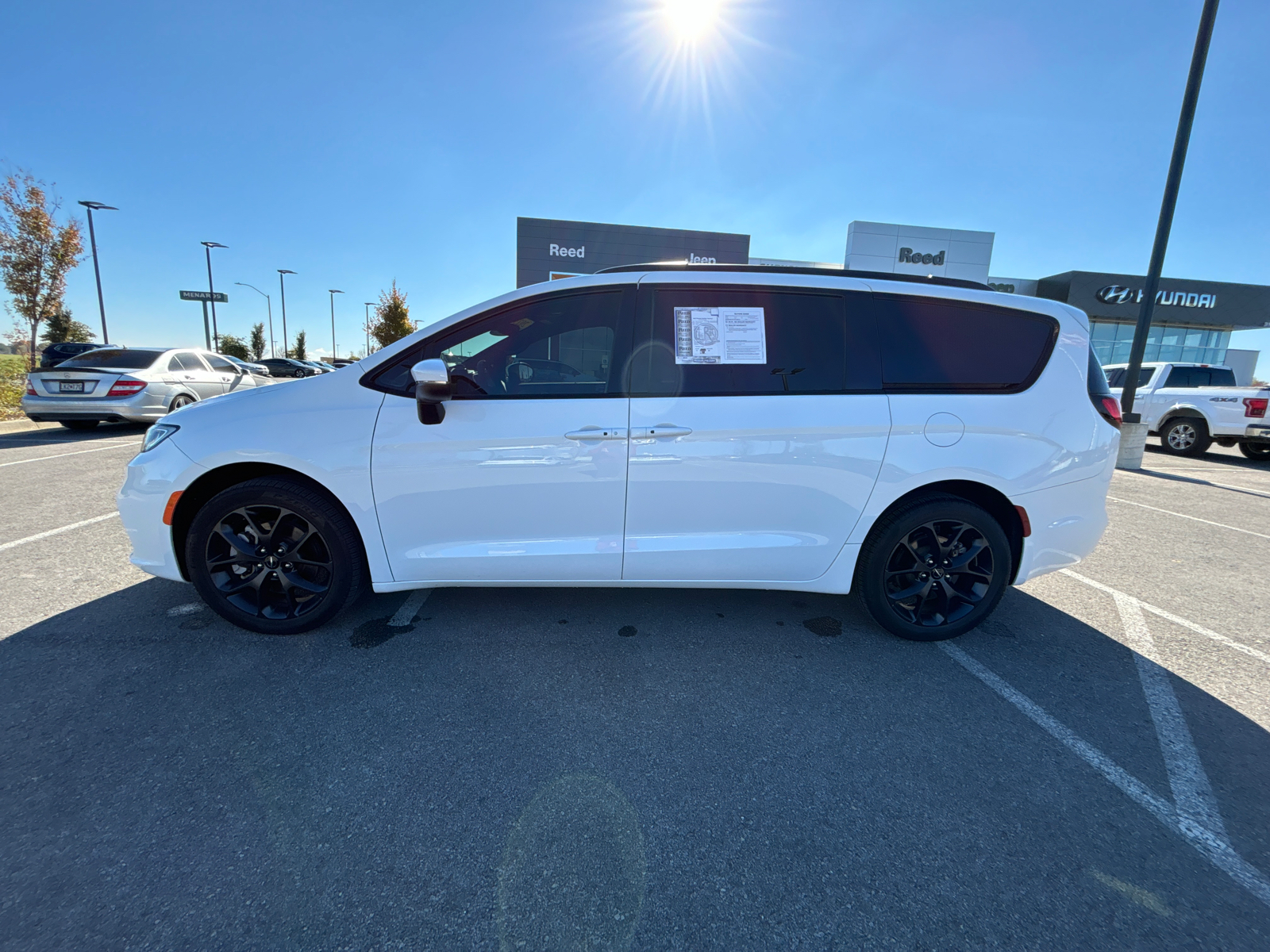 2023 Chrysler Pacifica Touring L 2