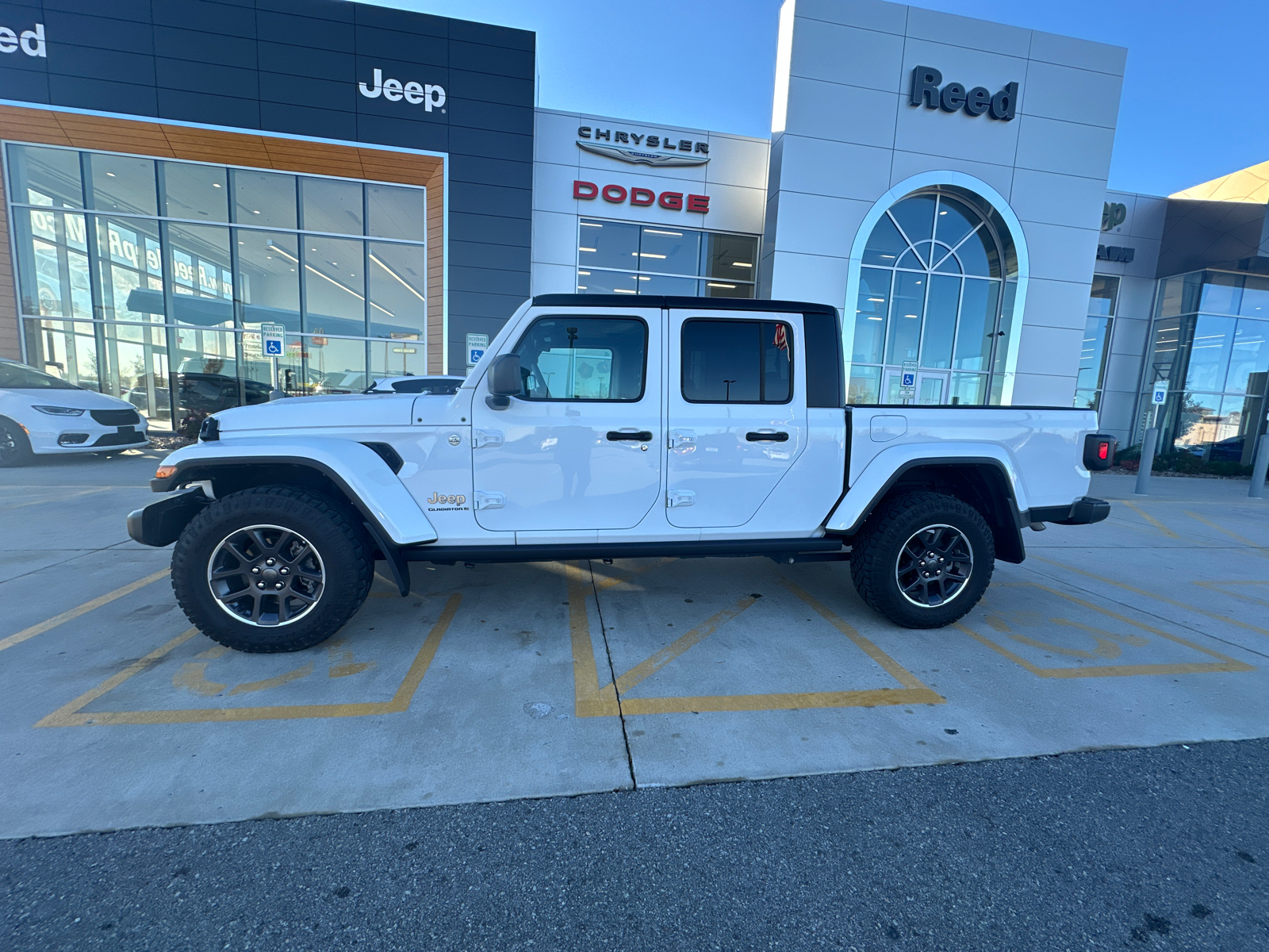 2023 Jeep Gladiator Overland 2