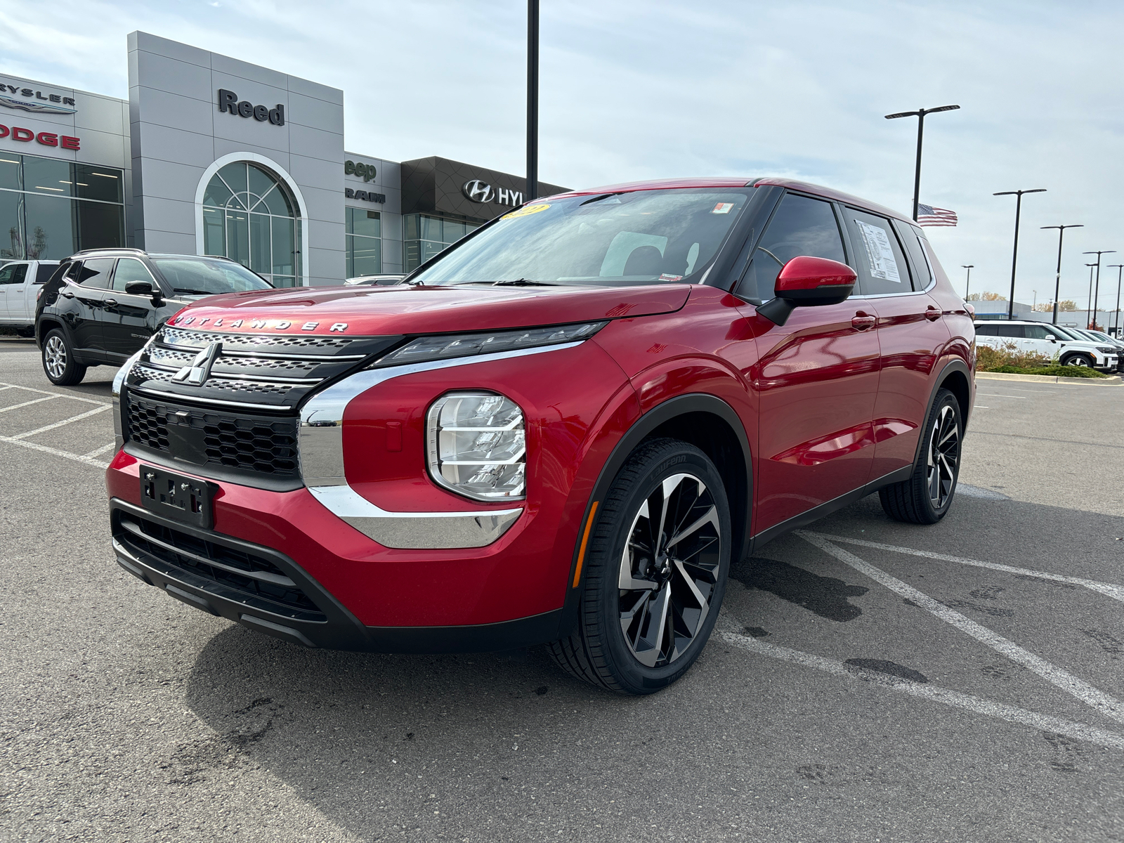 2022 Mitsubishi Outlander ES 1