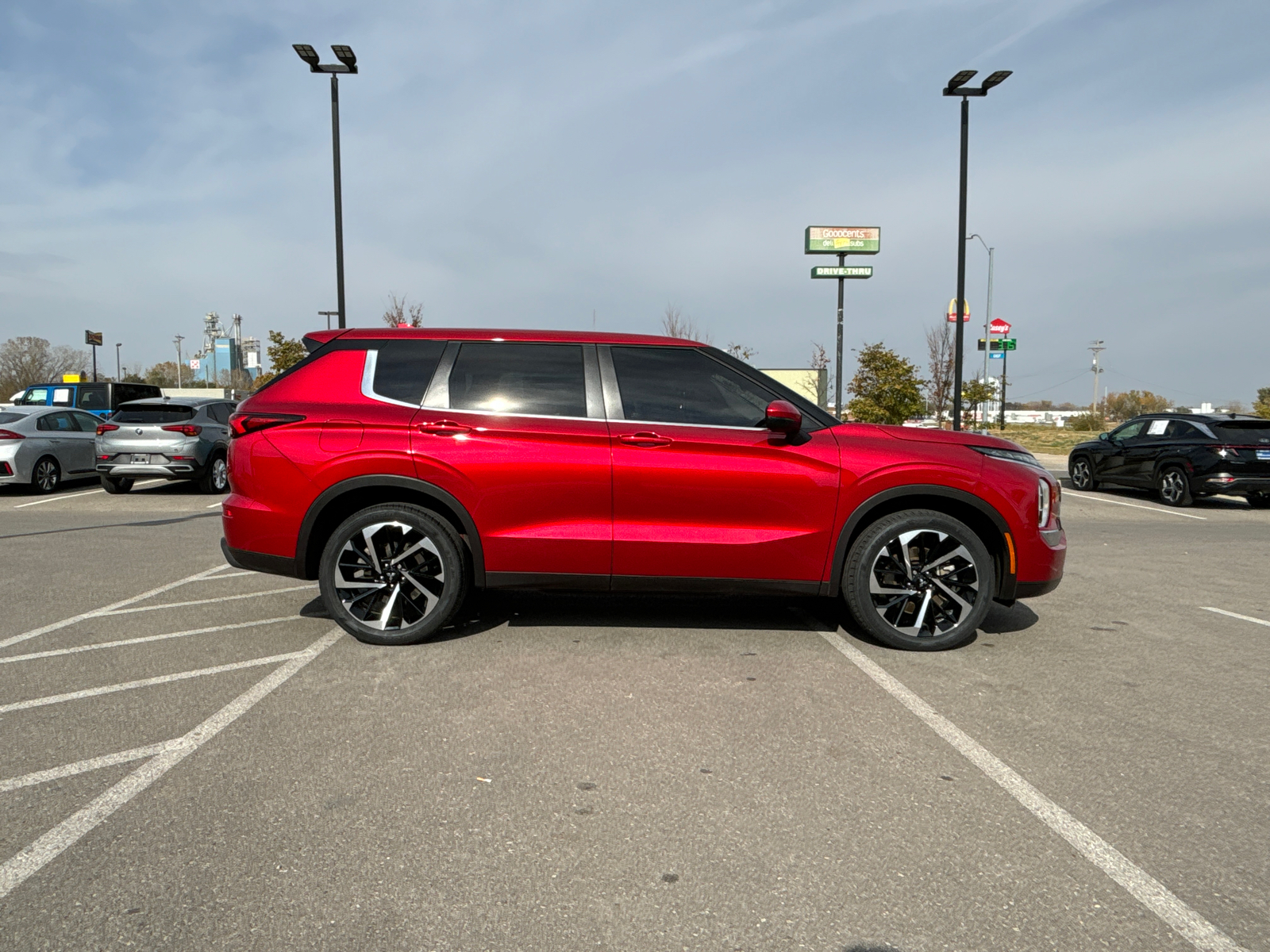 2022 Mitsubishi Outlander ES 4