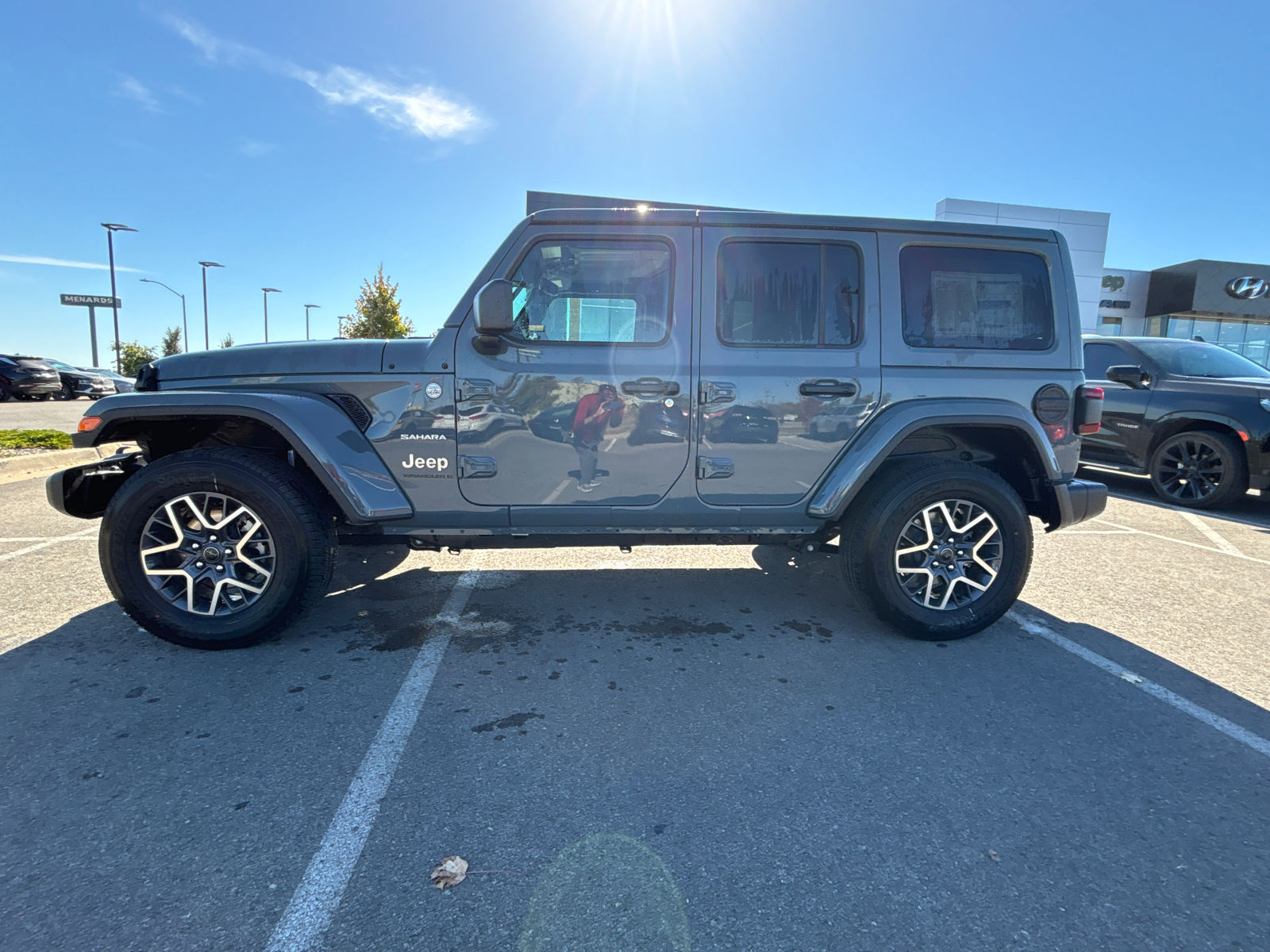 2024 Jeep Wrangler Sahara 2