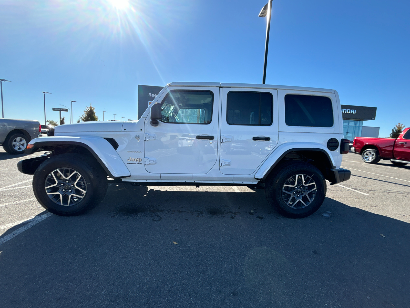 2024 Jeep Wrangler Sahara 2