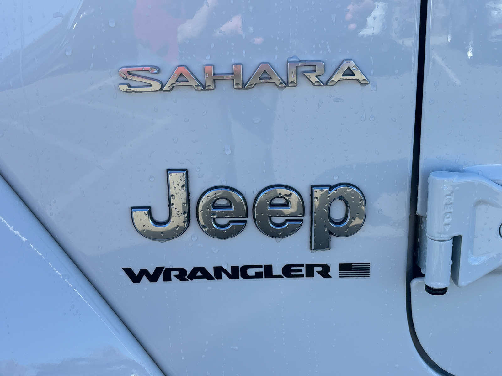 2024 Jeep Wrangler Sahara 8