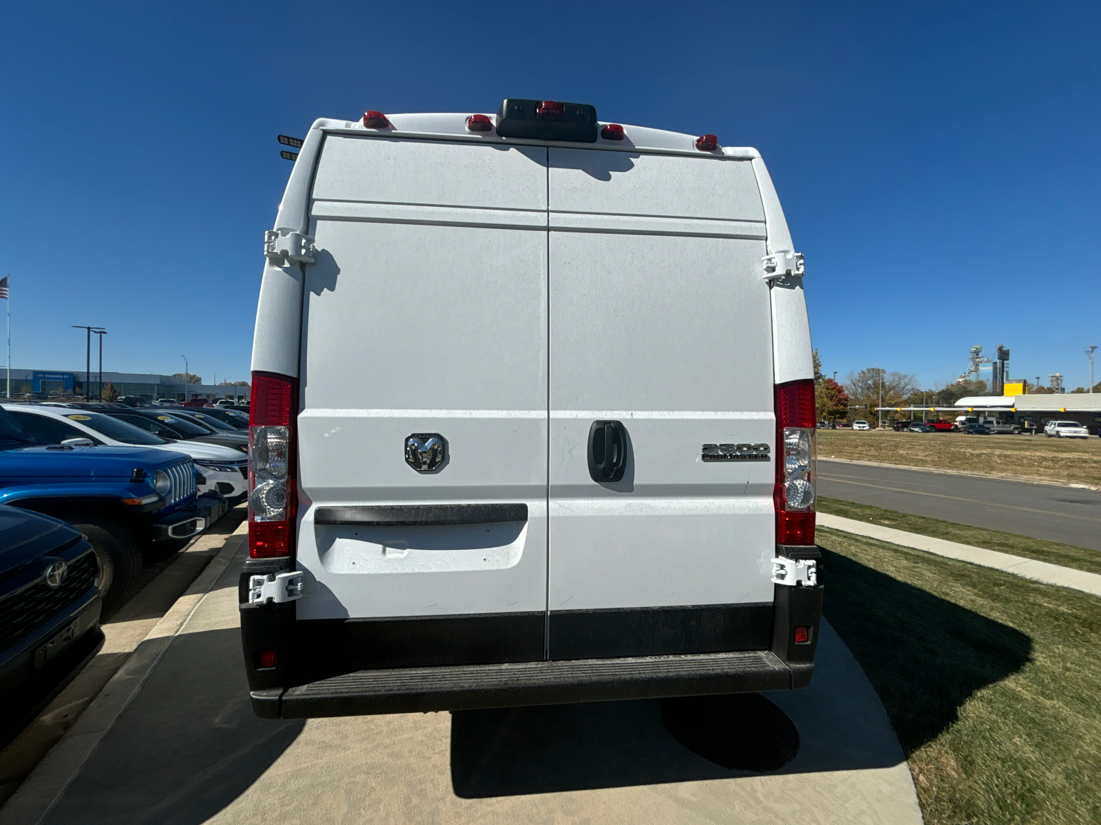 2024 Ram ProMaster Cargo Van Tradesman 3