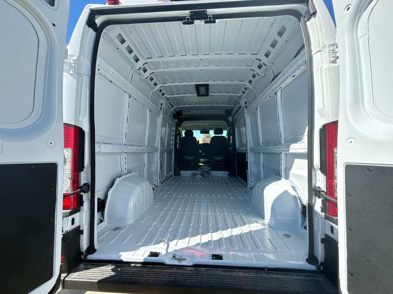 2024 Ram ProMaster Cargo Van Tradesman 8