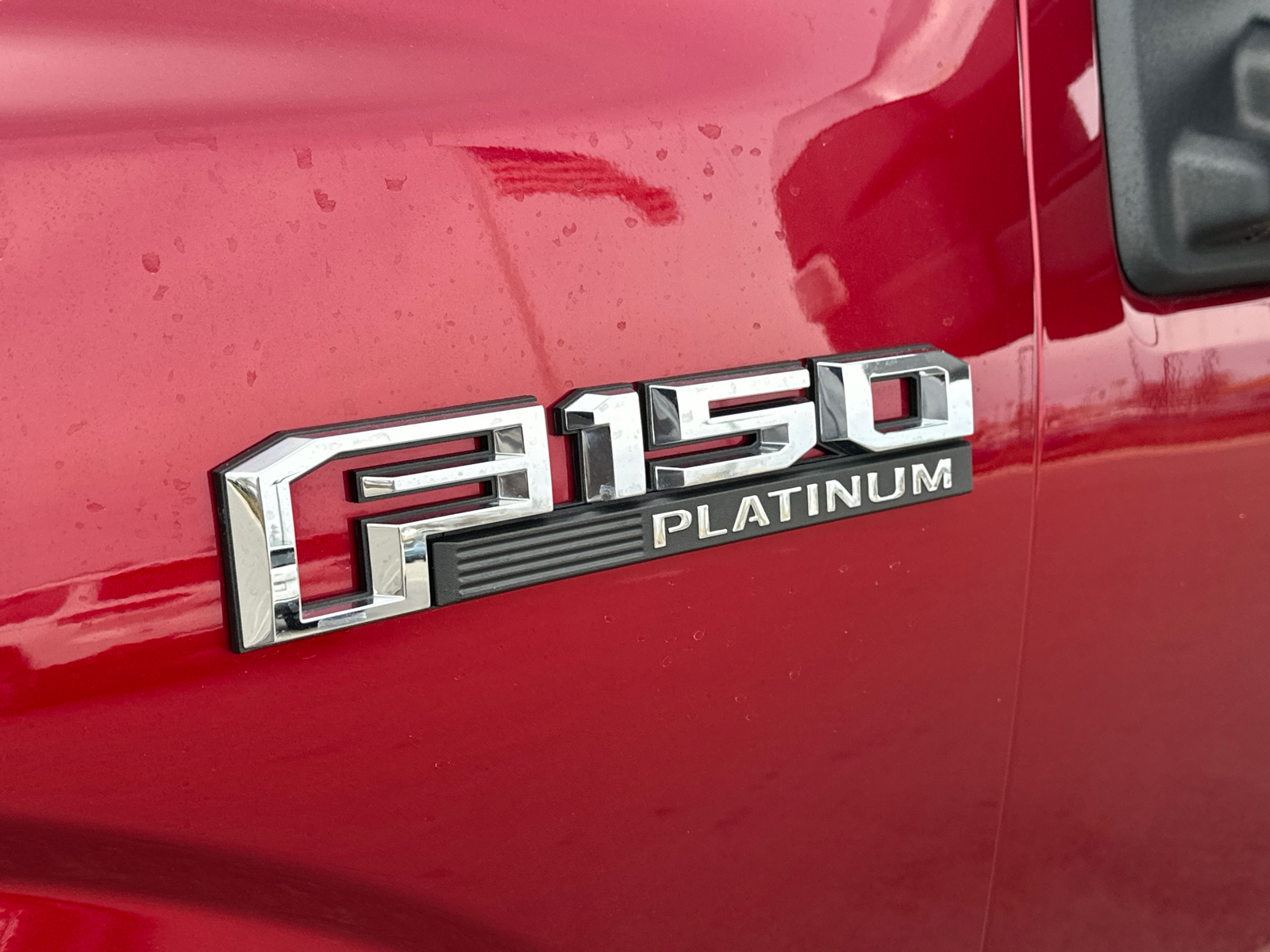 2015 Ford F-150 Platinum 11