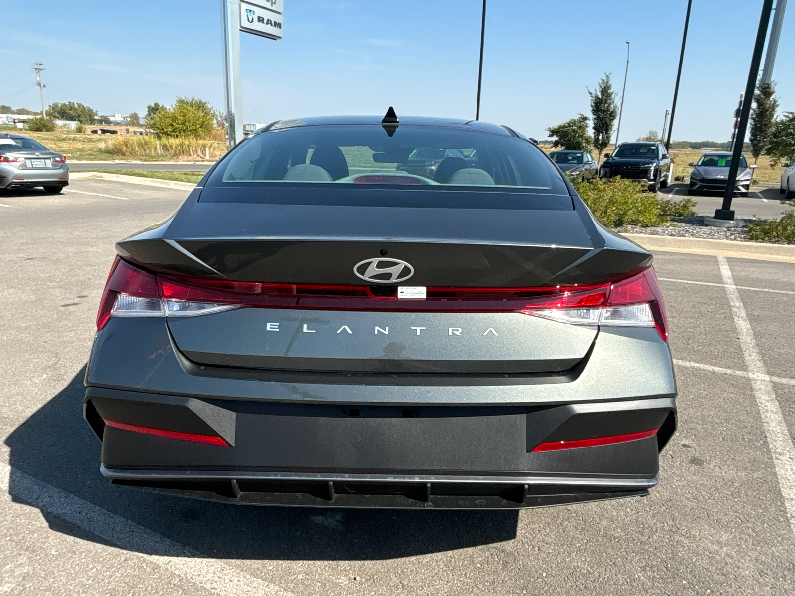 2024 Hyundai Elantra SEL 3