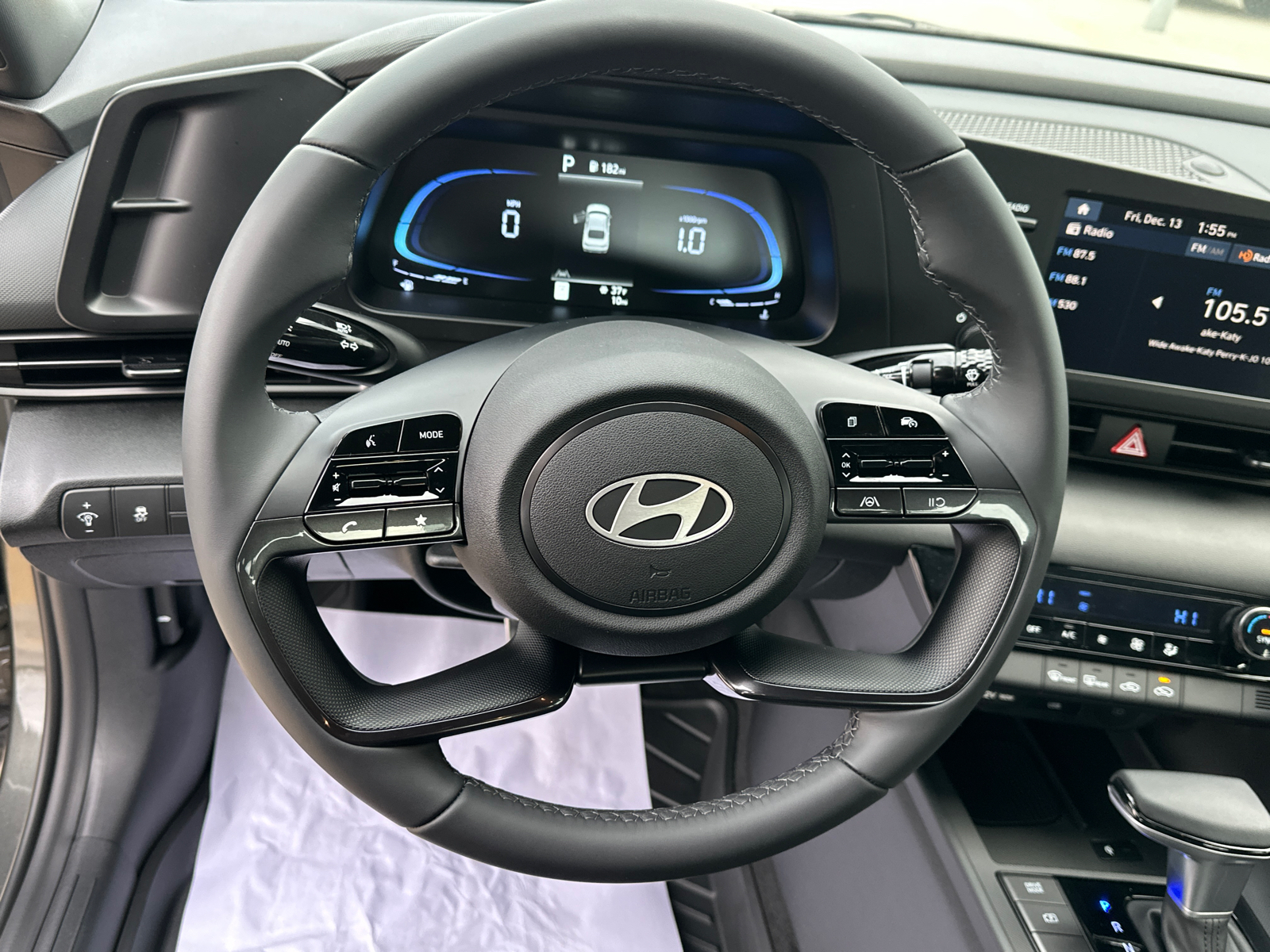 2025 Hyundai Elantra SEL Sport 14