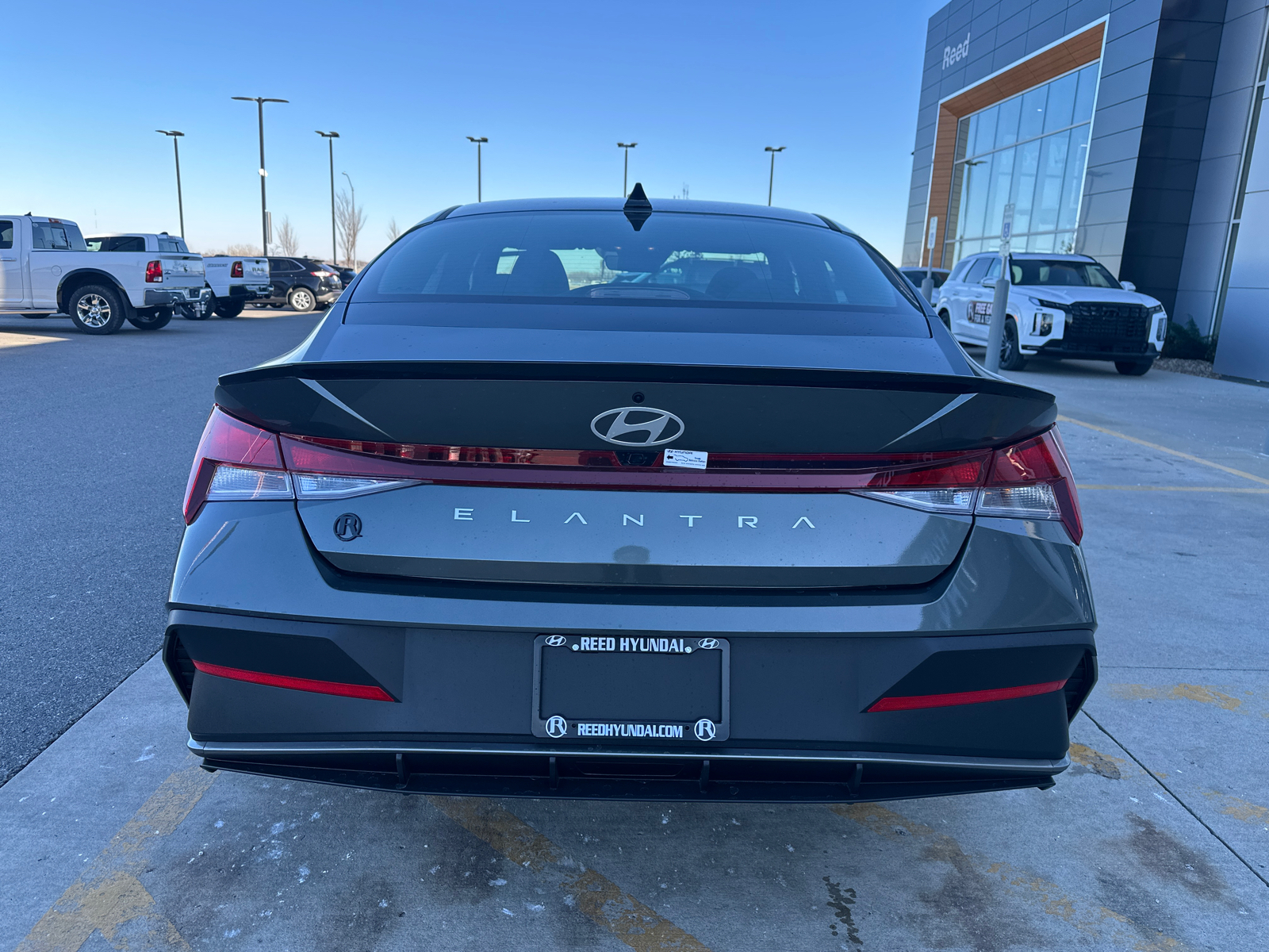 2025 Hyundai Elantra SEL Sport 3