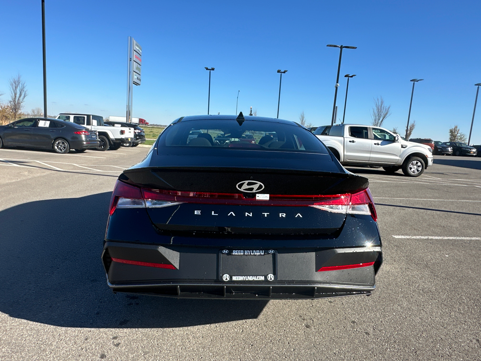 2025 Hyundai Elantra SEL Sport 3