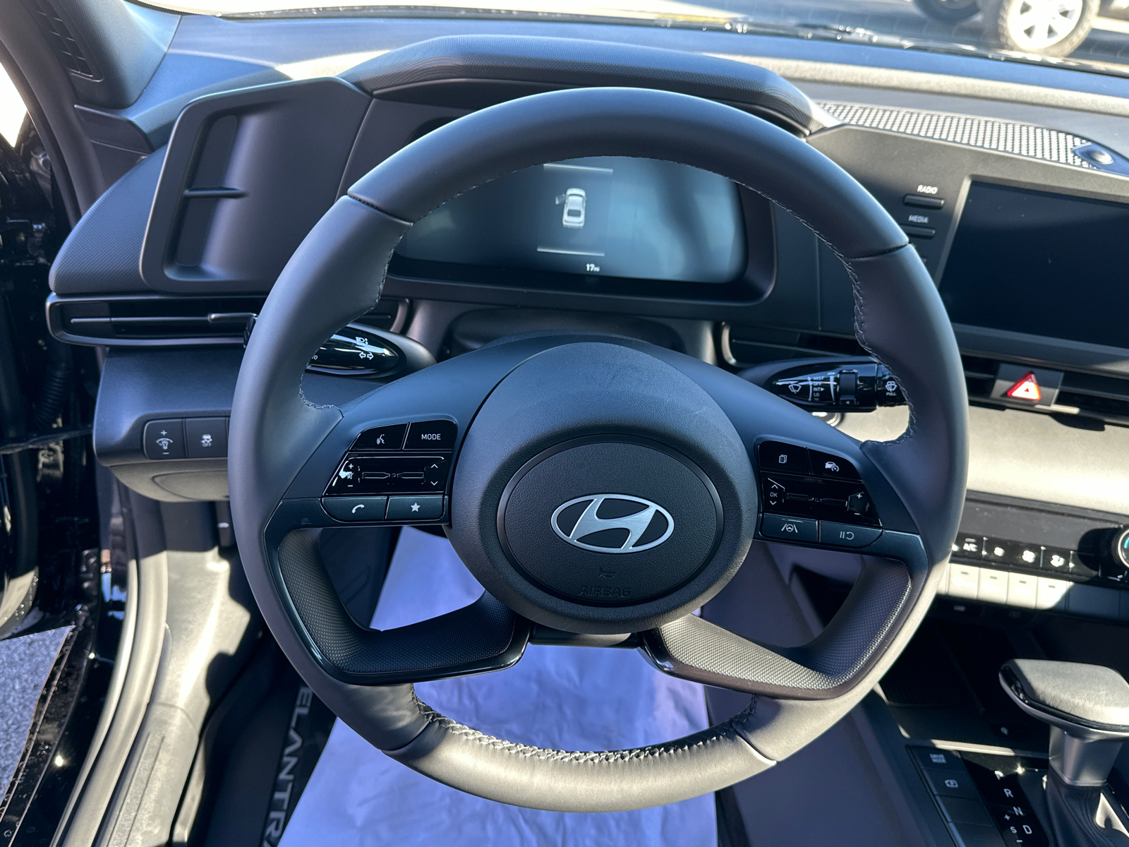 2025 Hyundai Elantra SEL Sport 13