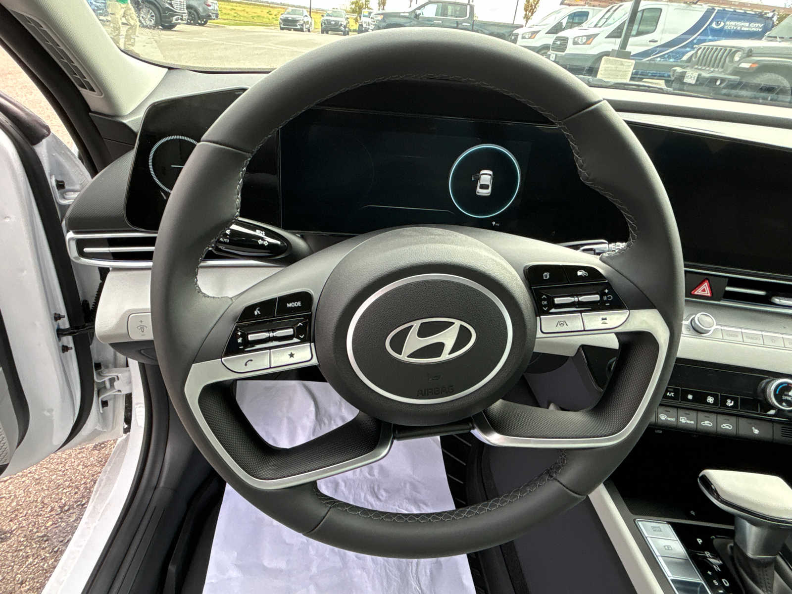 2025 Hyundai Elantra Limited 13