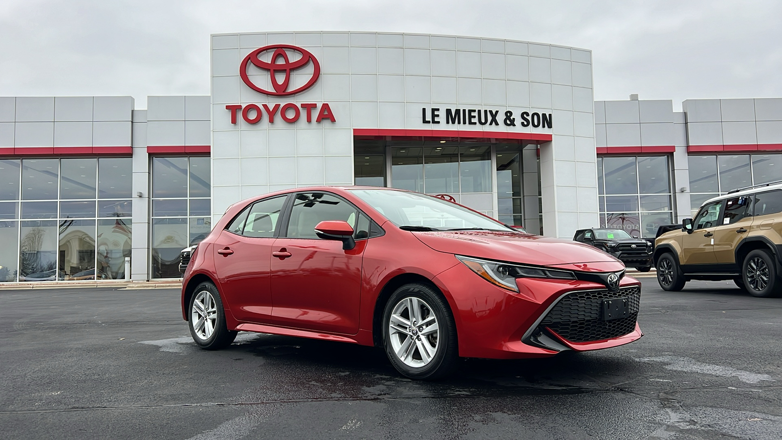 2019 Toyota Corolla Hatchback SE 1