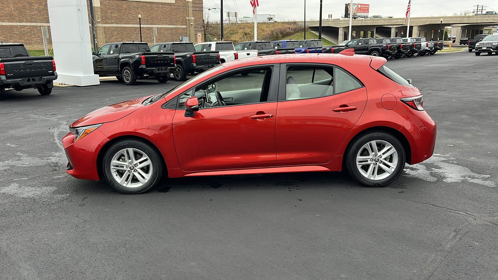 2019 Toyota Corolla Hatchback SE 6