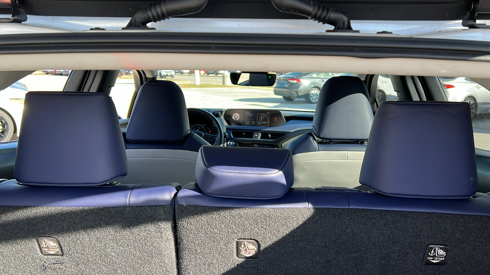 2019 Lexus UX 250h Base 32