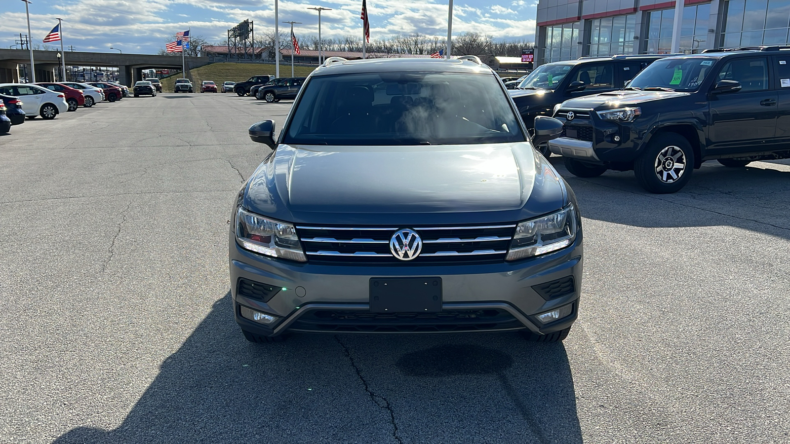 2018 Volkswagen Tiguan 2.0T SEL 34