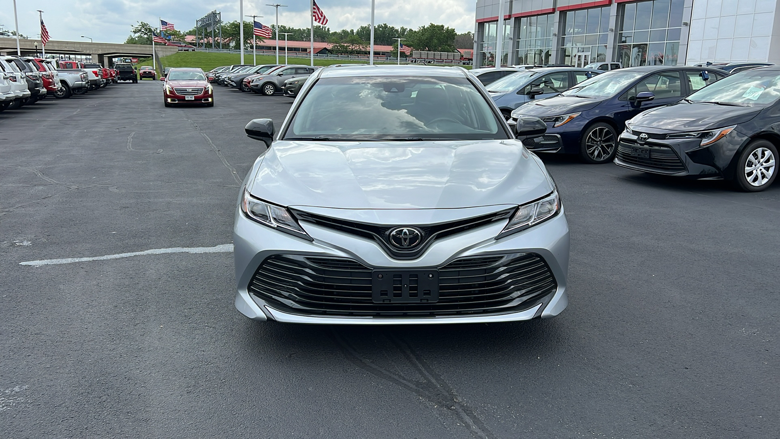 2018 Toyota Camry LE 29