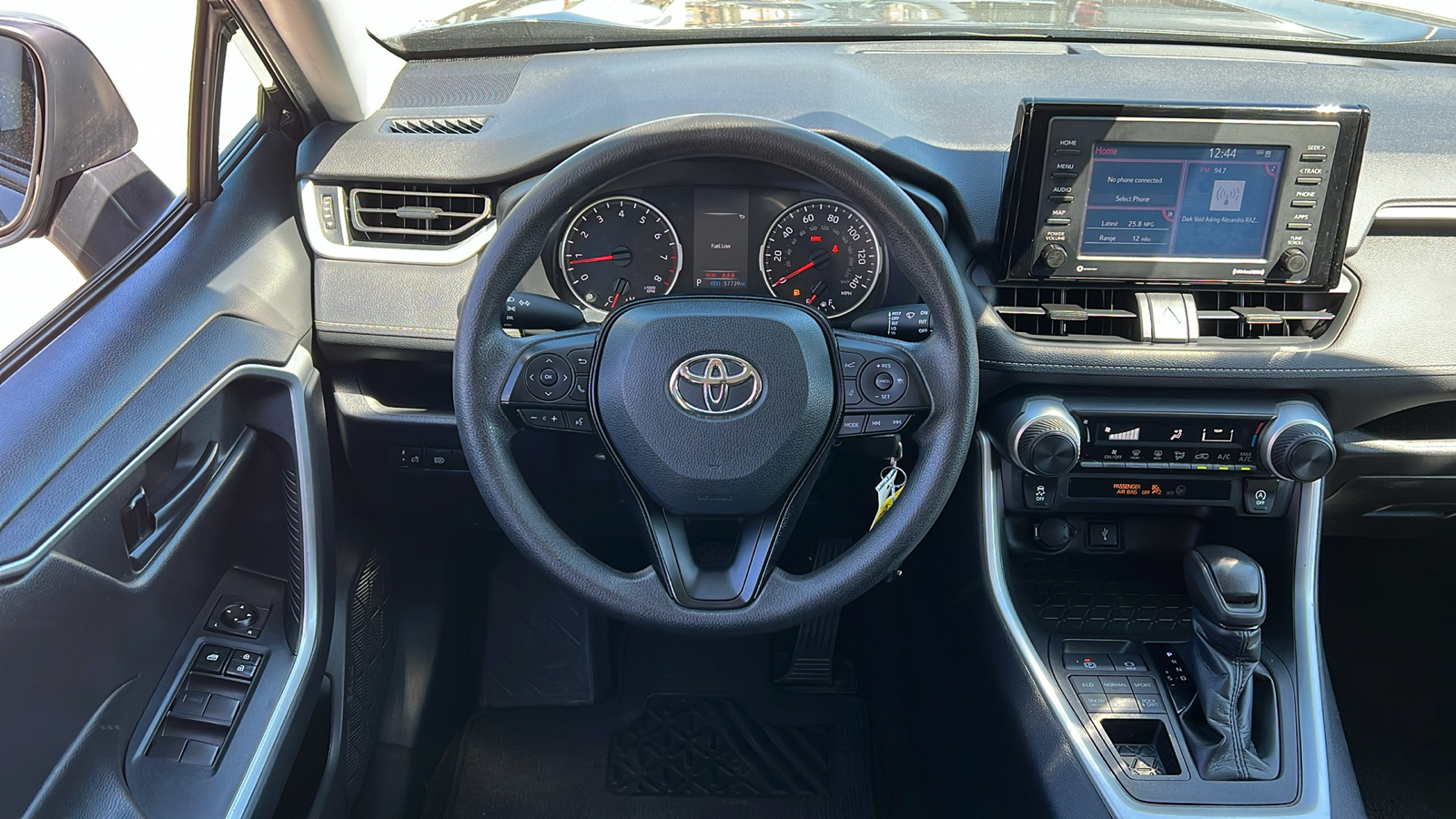 2021 Toyota RAV4 LE 9
